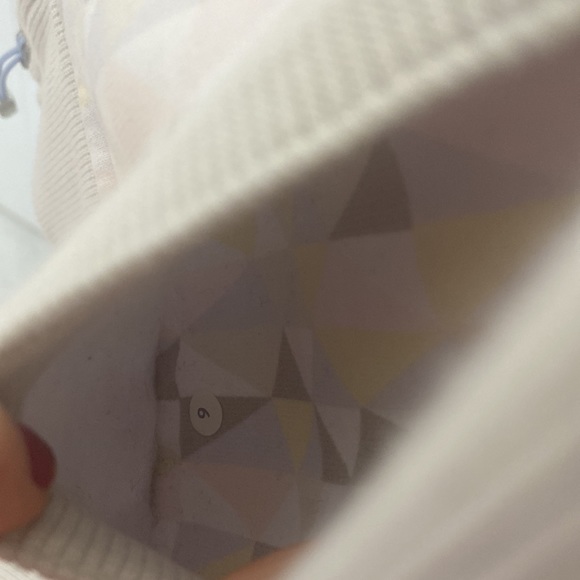 Lululemon Scuba Zipper Hoodie size 6 - Picture 13 of 13